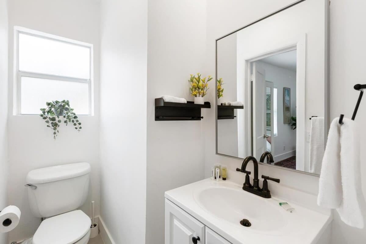 Charming 2 Bedroom In Victoria Park Hébergement de vacances *